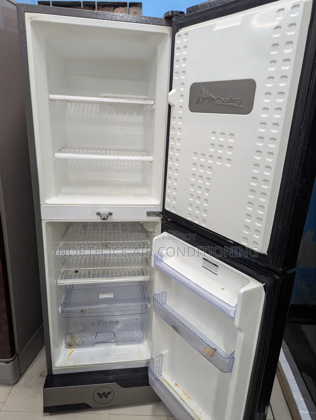 Walton Golapi Colour Glass Door Fridge 250 Ltr.