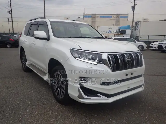 টয়োটা ল্যান্ড ক্রুজার প্রাডো ২০২২ সাদা