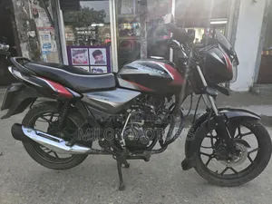 বাজাজ ডিসকভার ১২৫ ২০২০ ব্ল্যাক