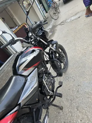 বাজাজ ডিসকভার ১২৫ ২০২০ ব্ল্যাক