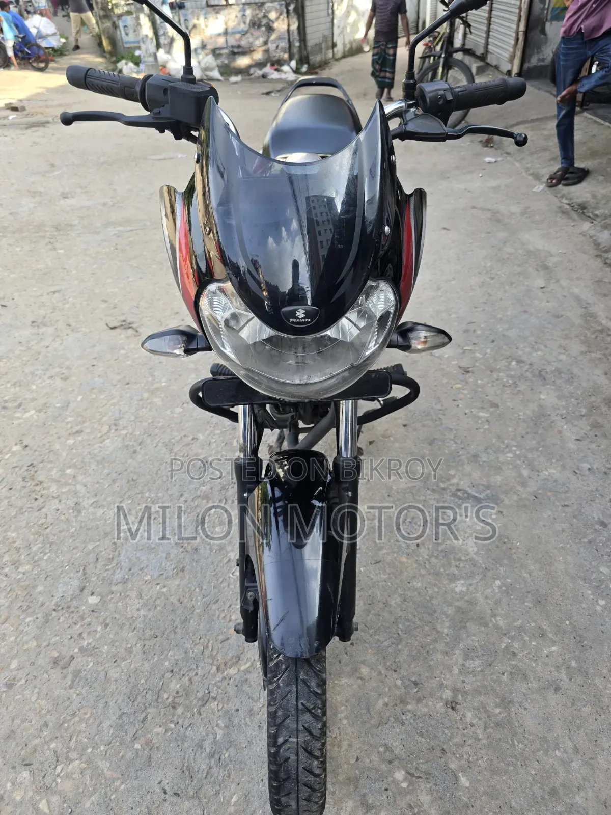 বাজাজ ডিসকভার ১২৫ ২০২০ ব্ল্যাক