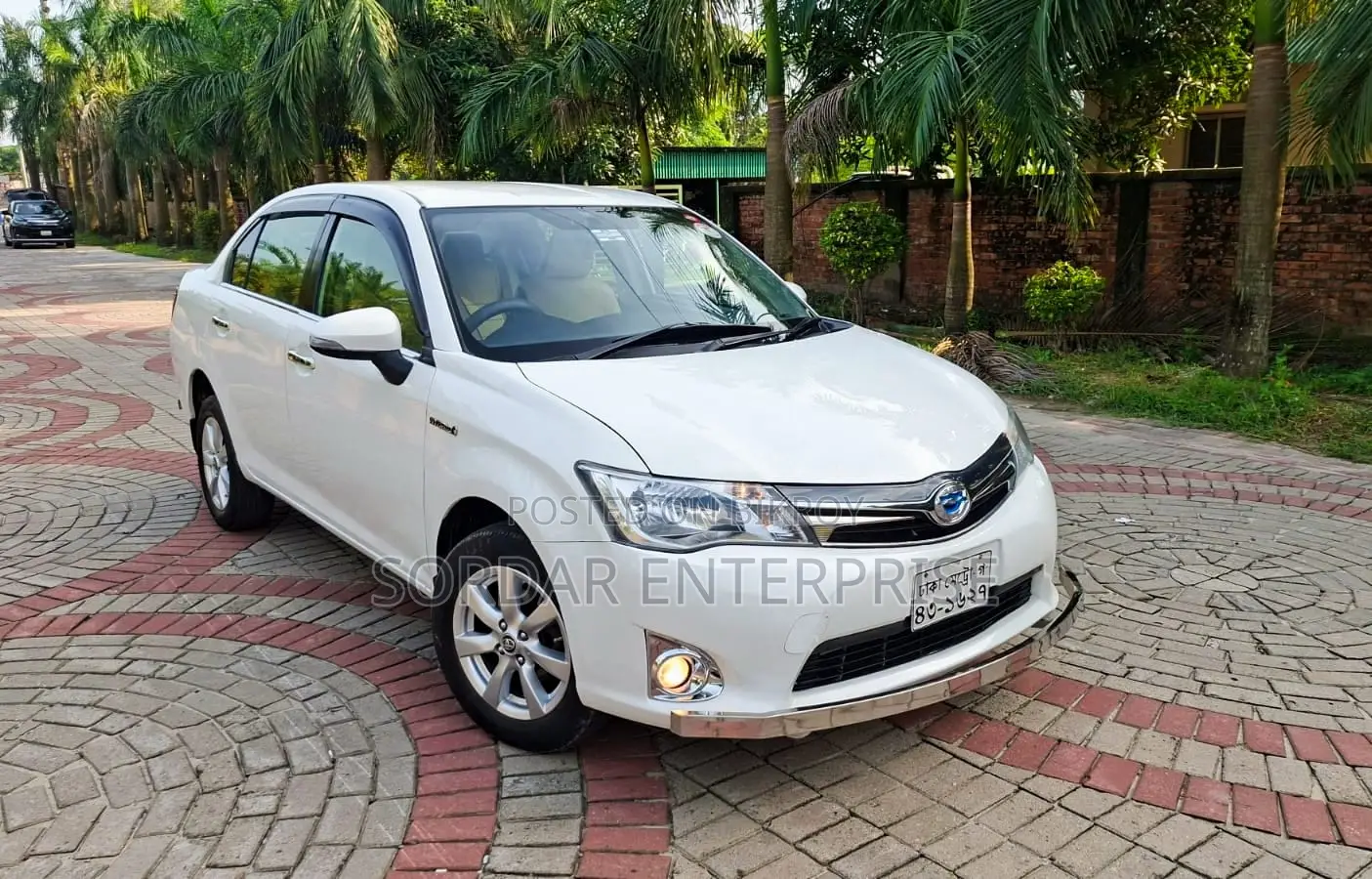 Toyota Axio 1.5 Hybrid 2WD 2014 White