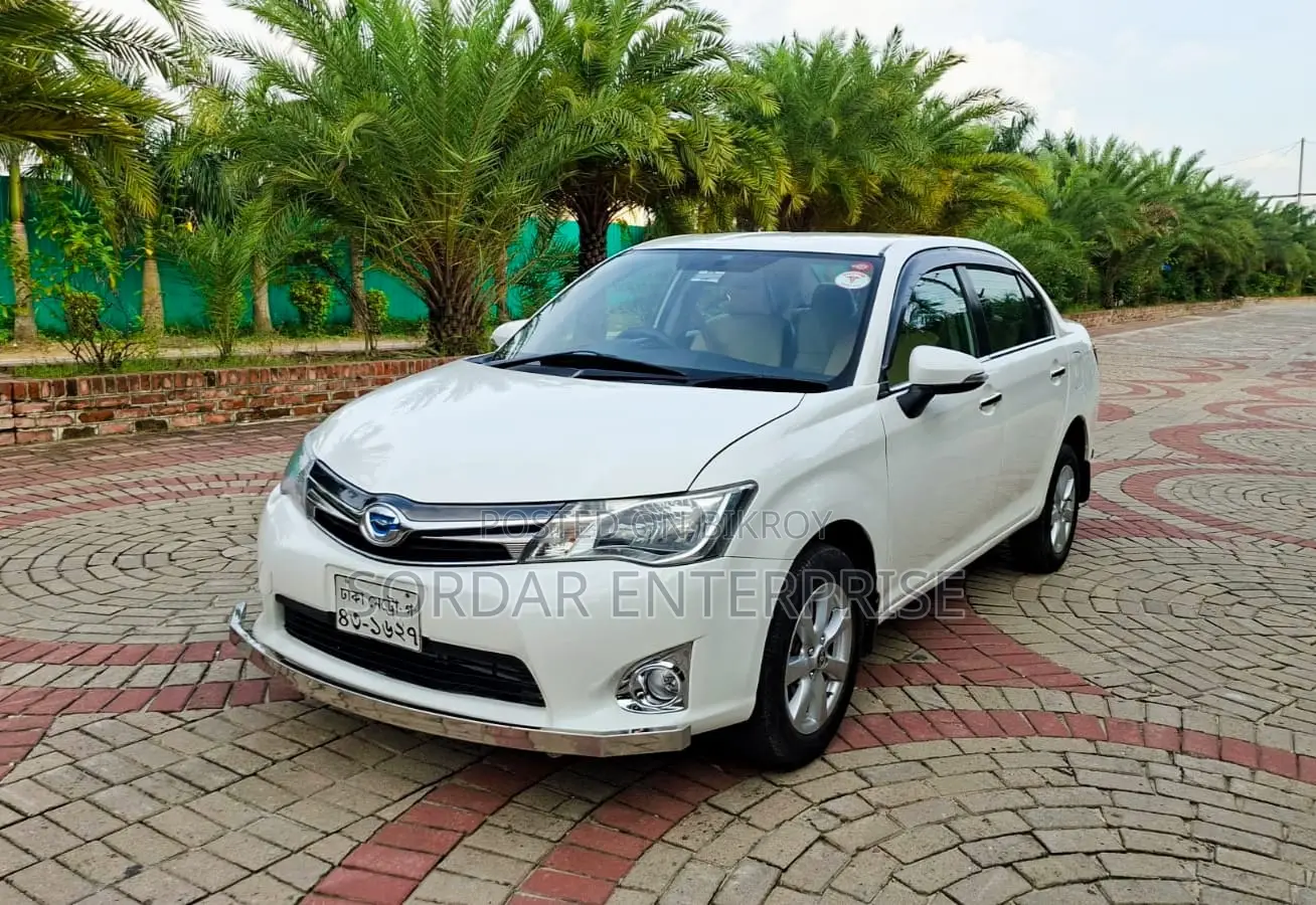 Toyota Axio 1.5 Hybrid 2WD 2014 White