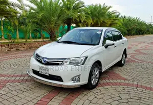 Toyota Axio 1.5 Hybrid 2WD 2014 White