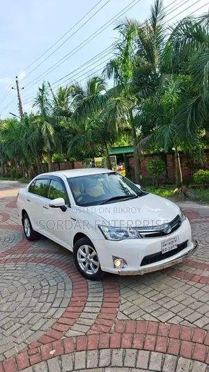 Toyota Axio 1.5 Hybrid 2WD 2014 White