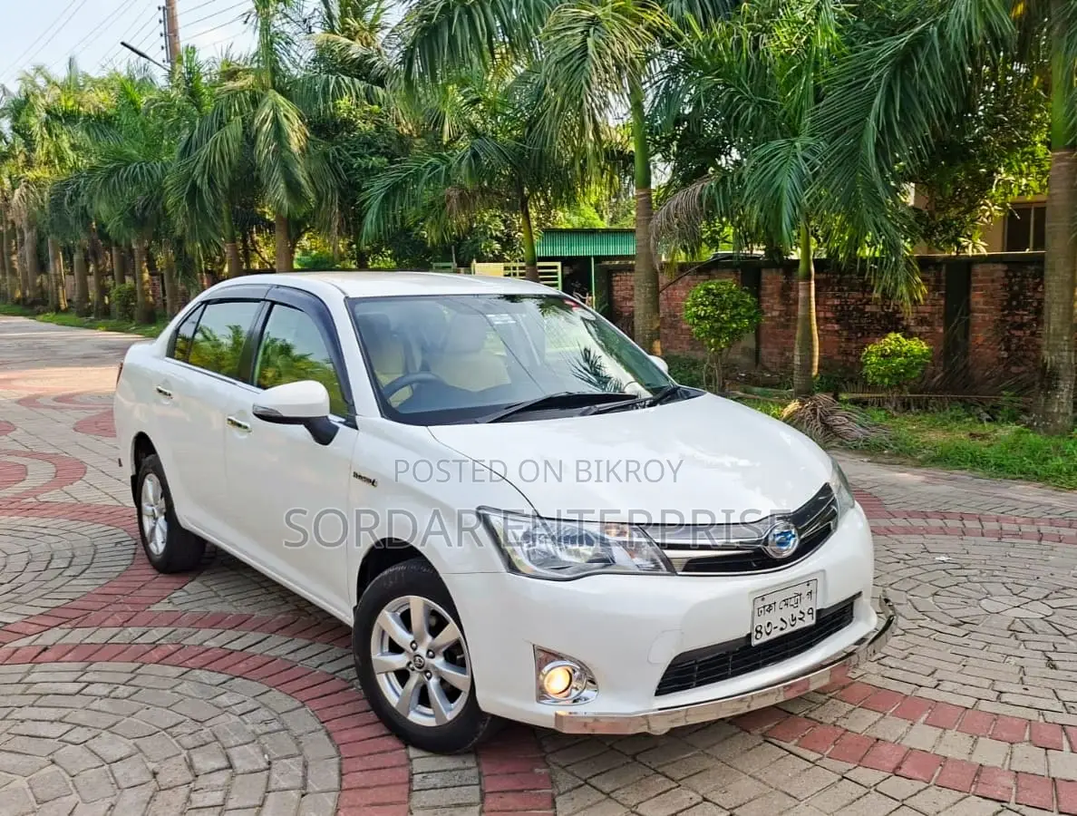 Toyota Axio 1.5 Hybrid 2WD 2014 White