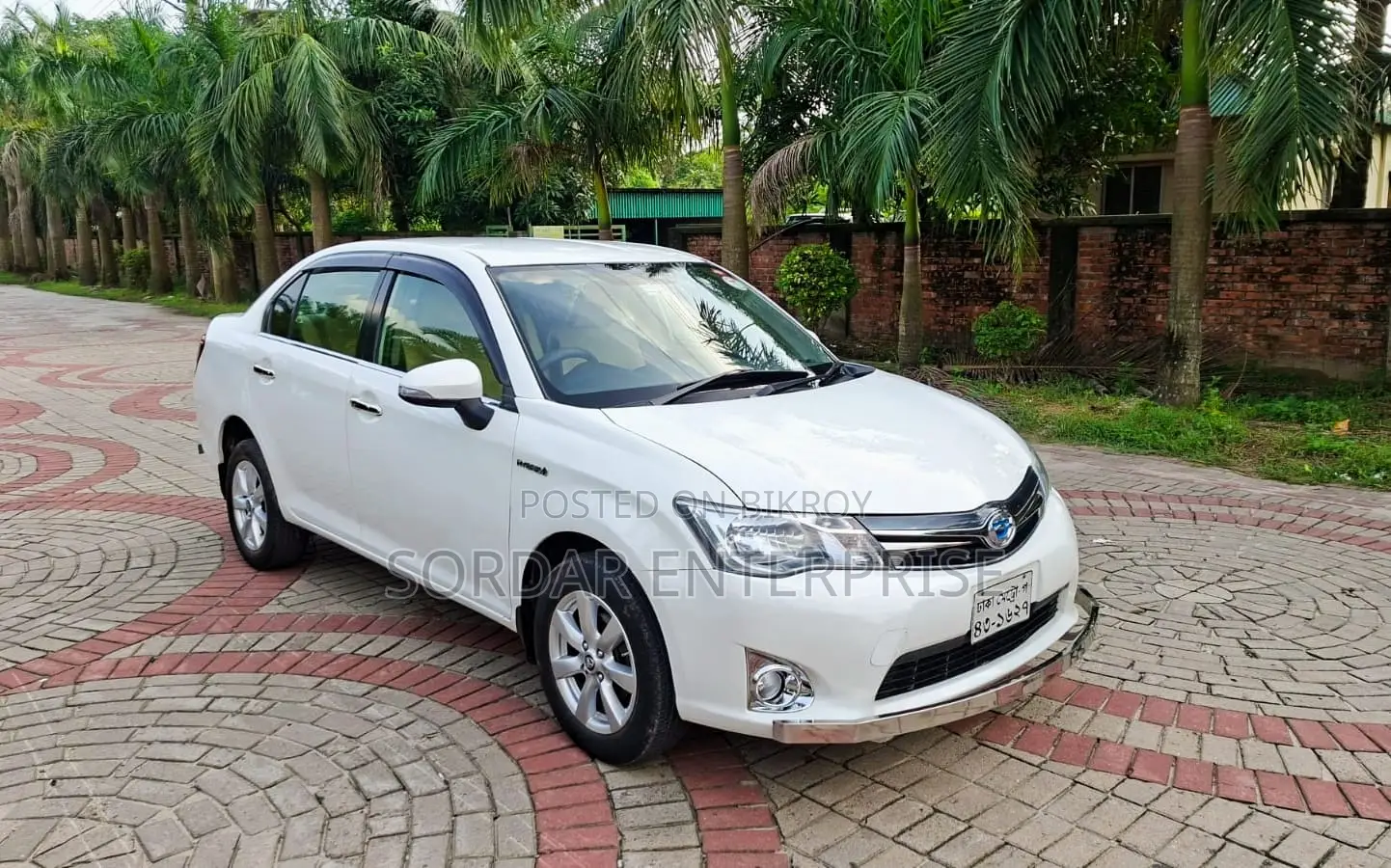 Toyota Axio 1.5 Hybrid 2WD 2014 White