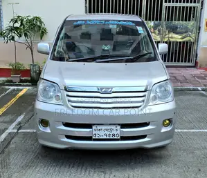Toyota Noah 2.0 FWD (8 Seater) 2002 Silver