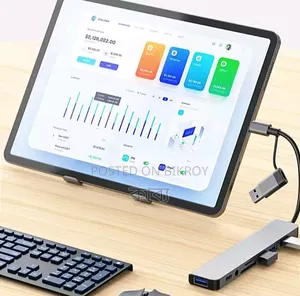 8 in 2 USB + Type C HUB Docking Station