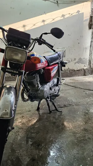 নতুন হোন্ডা ২০১০ লাল