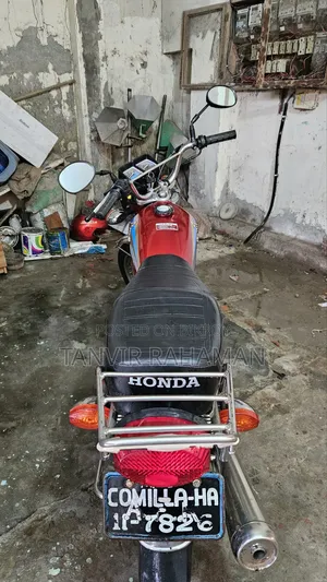 নতুন হোন্ডা ২০১০ লাল