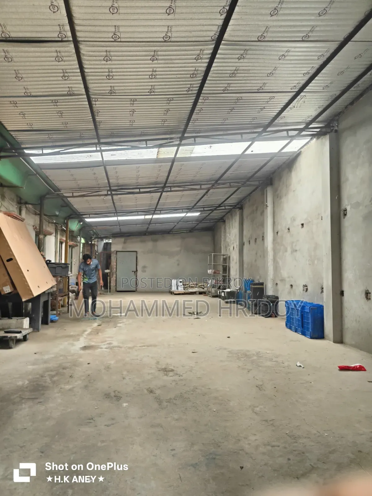 গ্যারেজ,ওয়ার্কশপ,ছোট কারখানা,গোডাউন হিসেবে ভাড়া দেওয়া হবে।