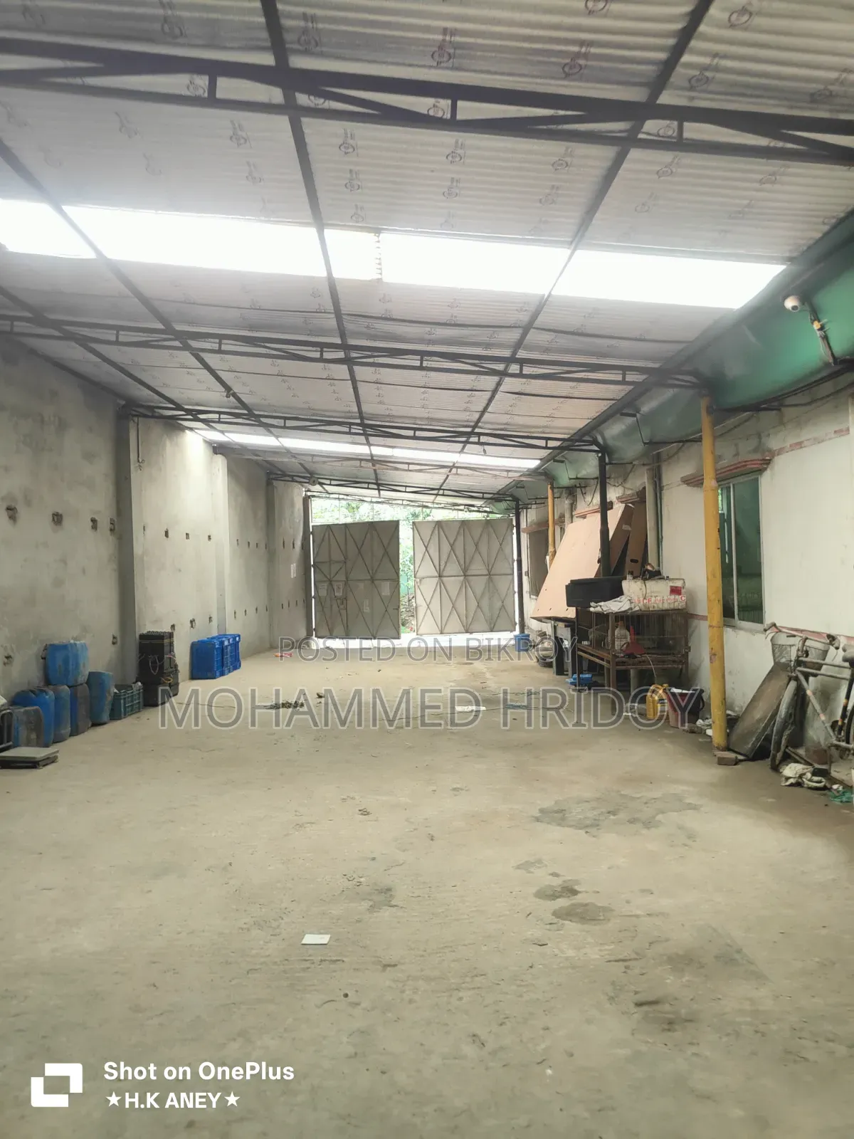 গ্যারেজ,ওয়ার্কশপ,ছোট কারখানা,গোডাউন হিসেবে ভাড়া দেওয়া হবে।