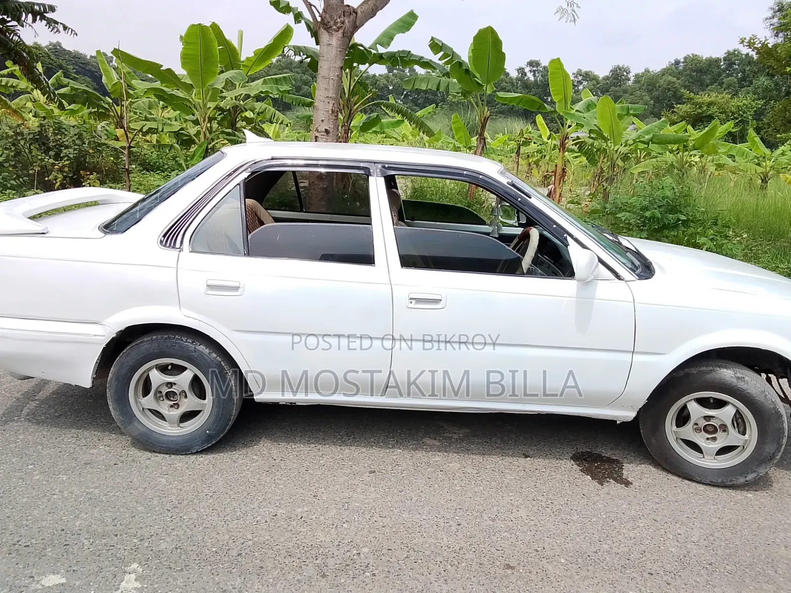 Toyota Corolla 1997 White