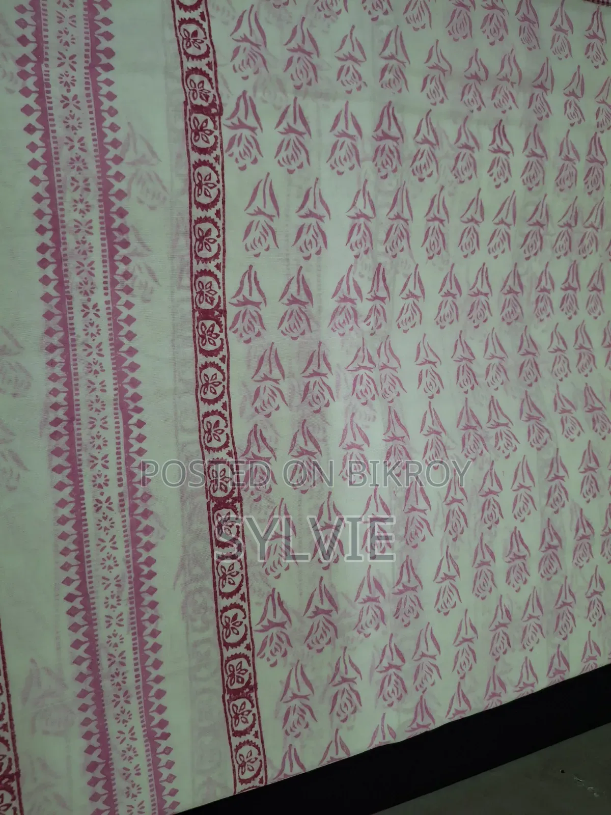 জয়তী শাড়িতে অনন্য