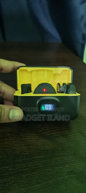Wireless Microphone Q9, Clip System, Noise Reduced