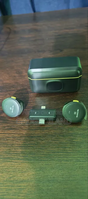 Wireless Microphone Q9, Clip System, Noise Reduced