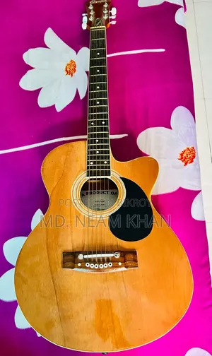 Second Hand Clapton Guitar for Urgent Sale