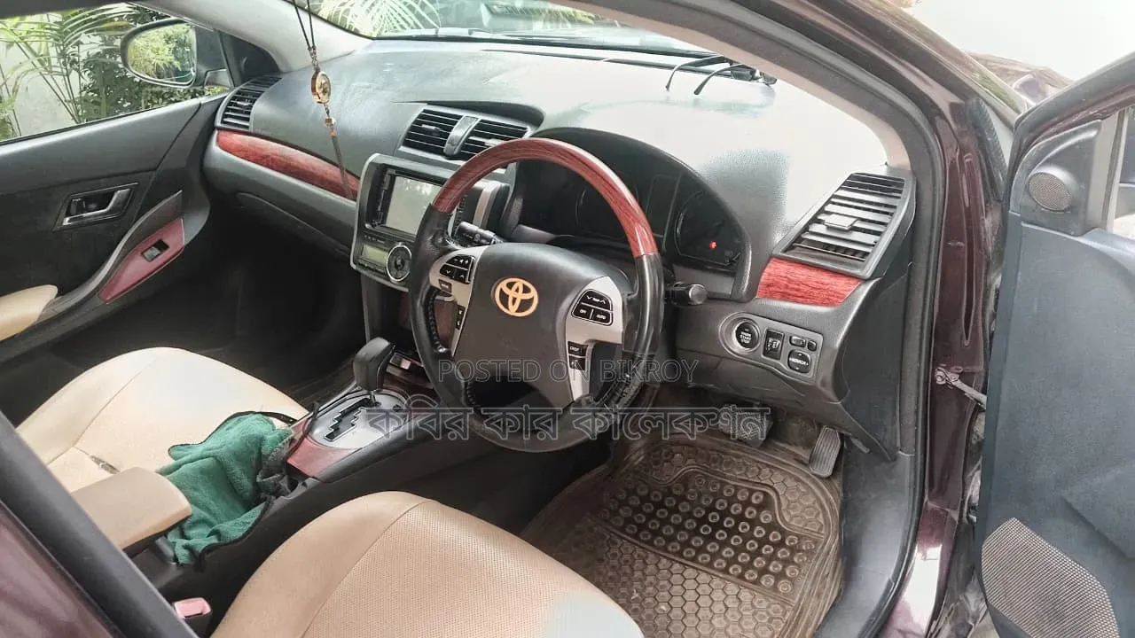 Toyota Premio 2010 Maroon