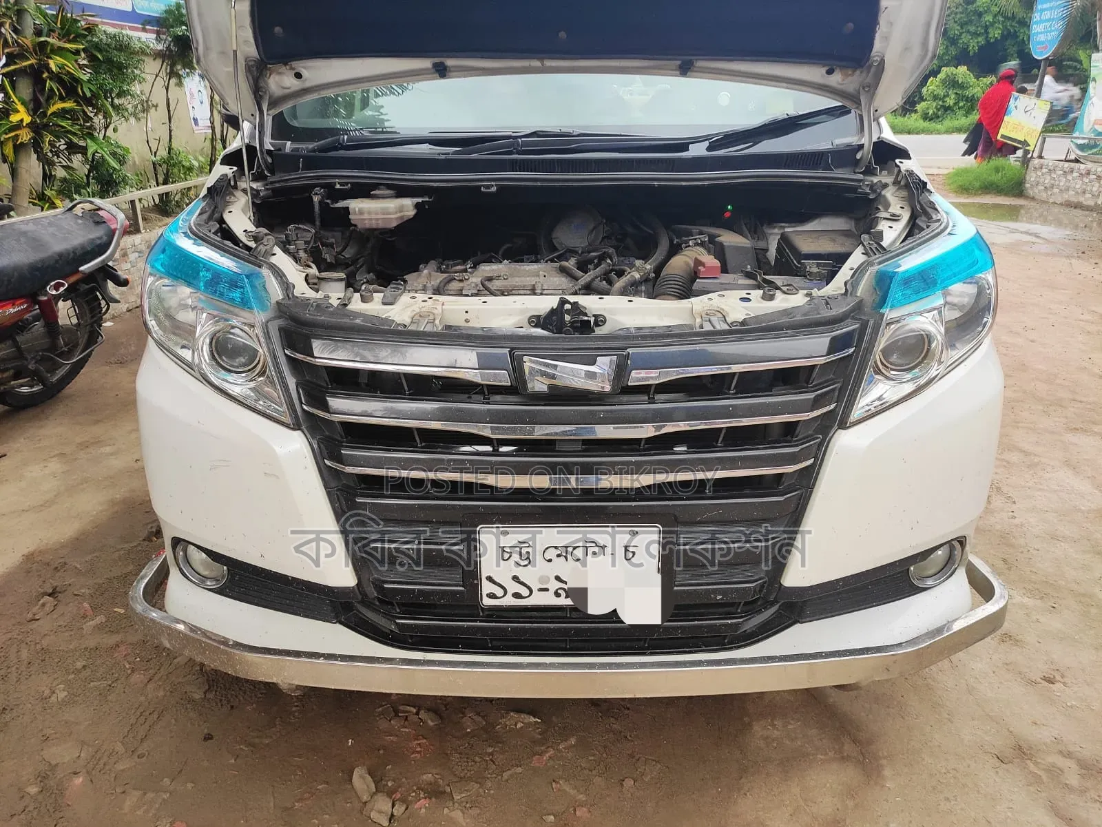 Toyota Noah 2014 White