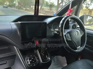 টয়োটা নোয়া ২০১৬ সিলভার