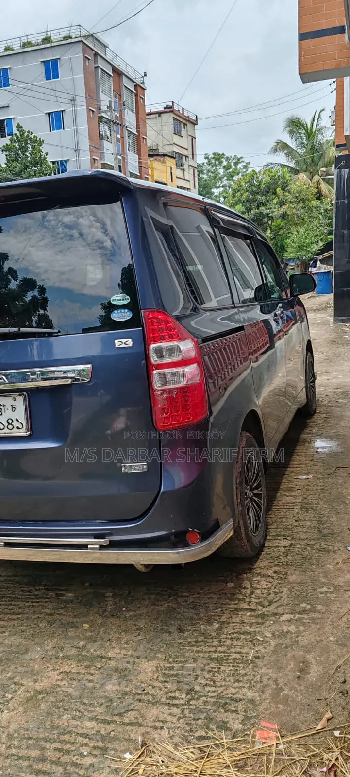 Toyota Noah 2013 Gray