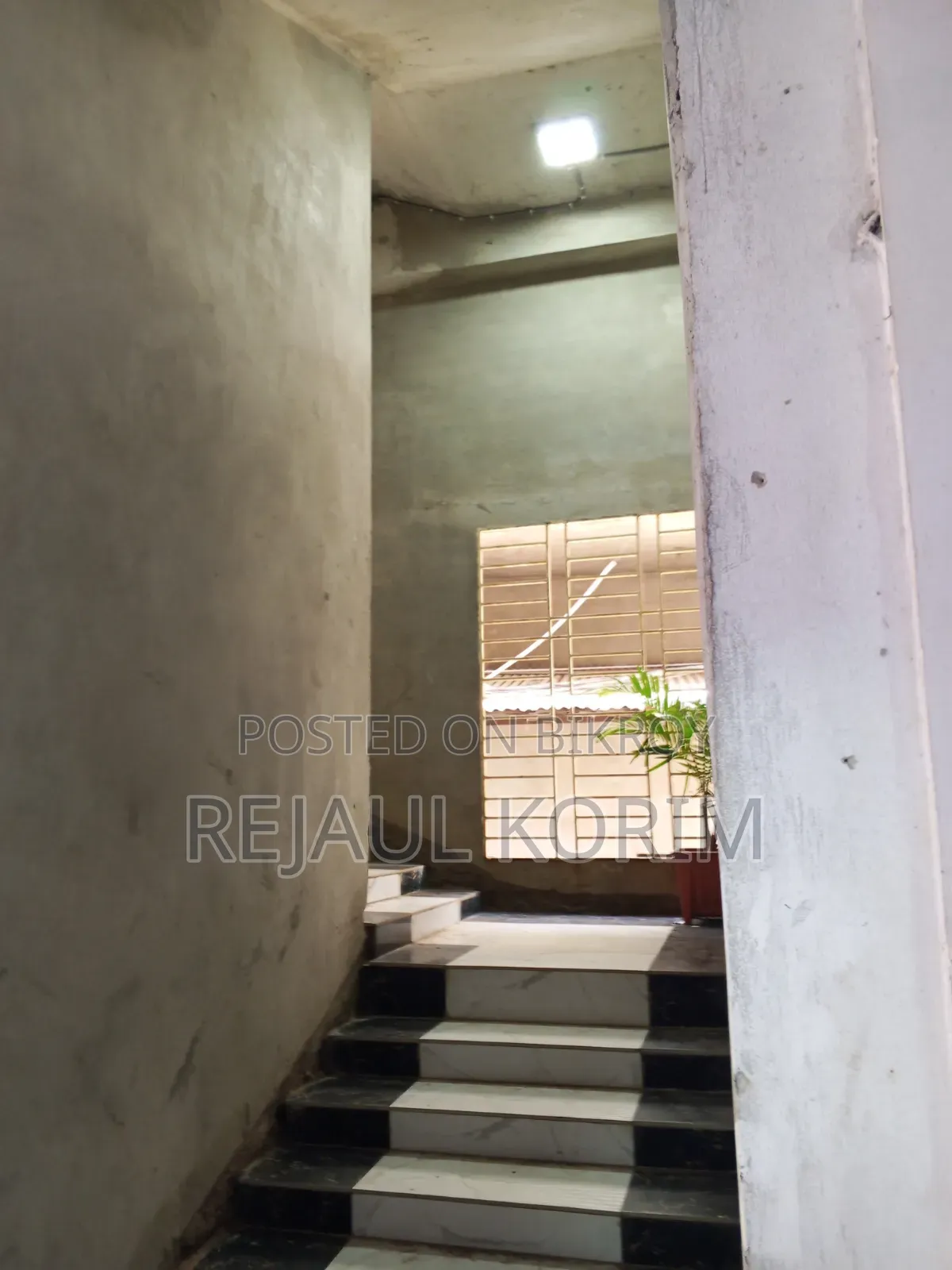 কসমেটিক্স মাল এবং ডেকোরেশন