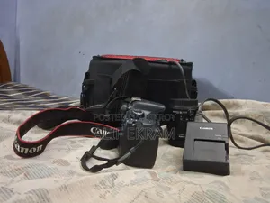 Canon EOS 1300 D