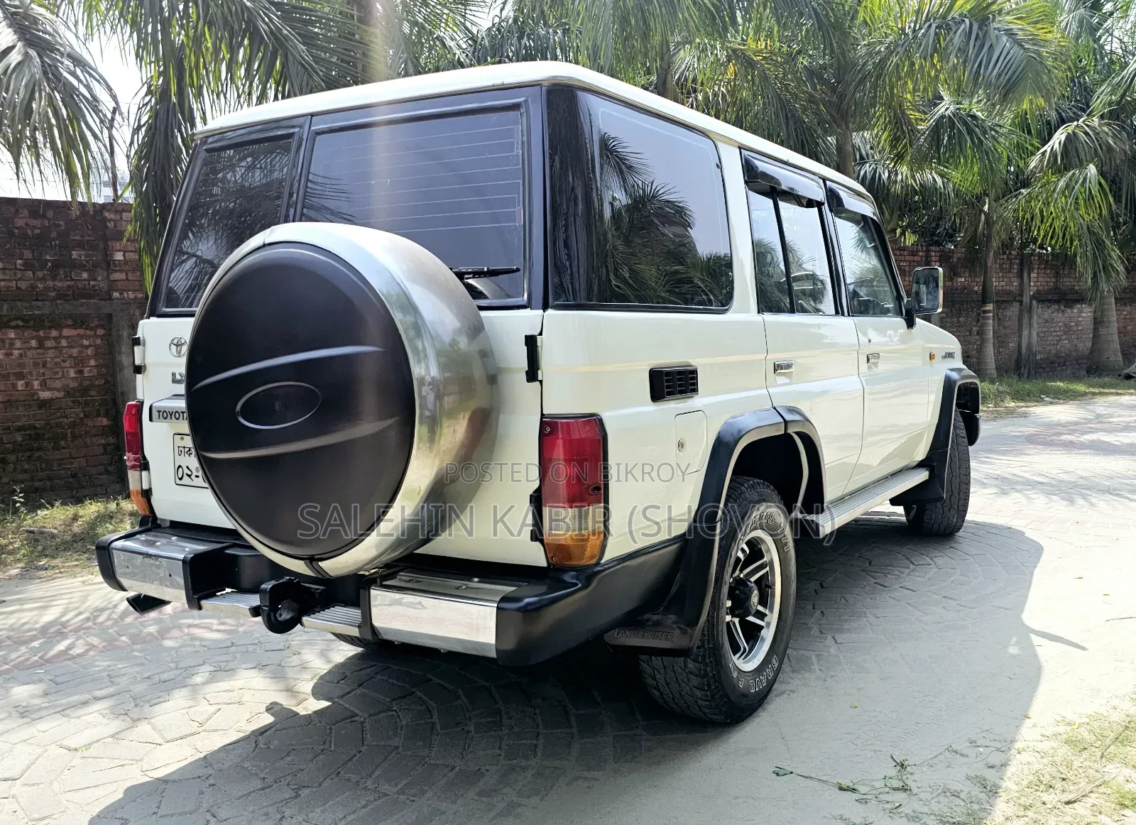Toyota Land Cruiser 1996 White