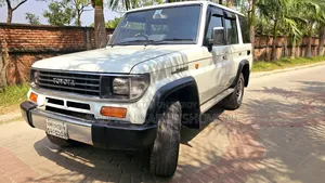 Toyota Land Cruiser 1996 White