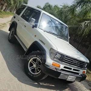 Toyota Land Cruiser 1996 White