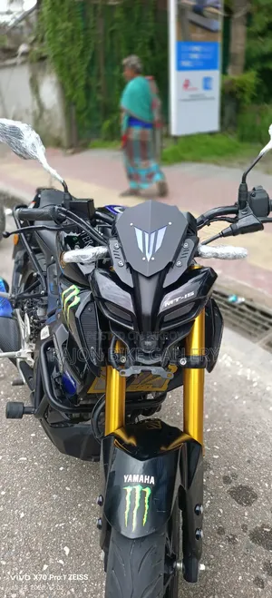 New Yamaha 2025 Black