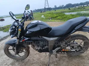 সুজুকি জিক্সার মনোটোন ২০২৫ ব্ল্যাক