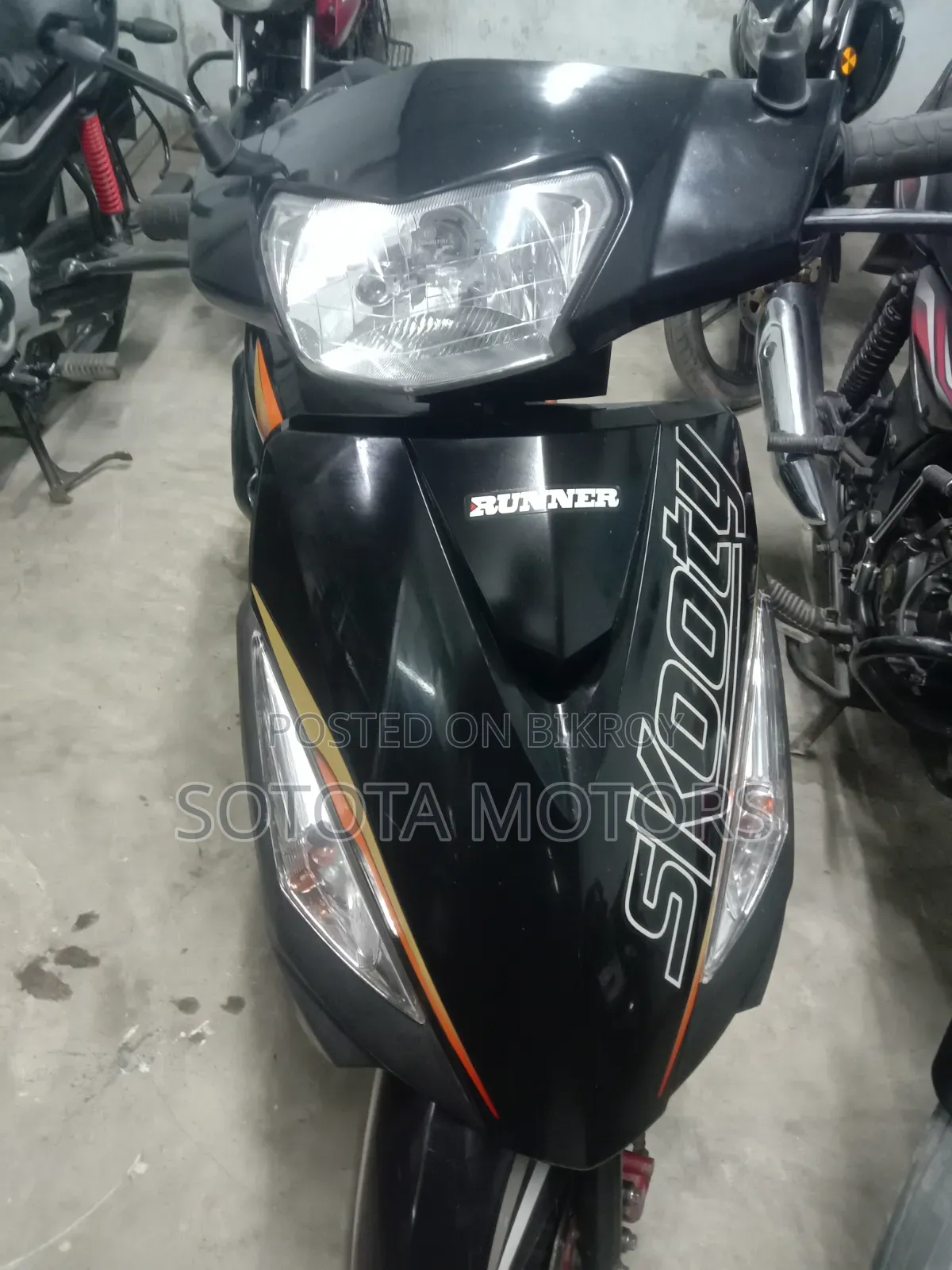 রানার স্কুটি-১১০ ২০২২ ব্ল্যাক