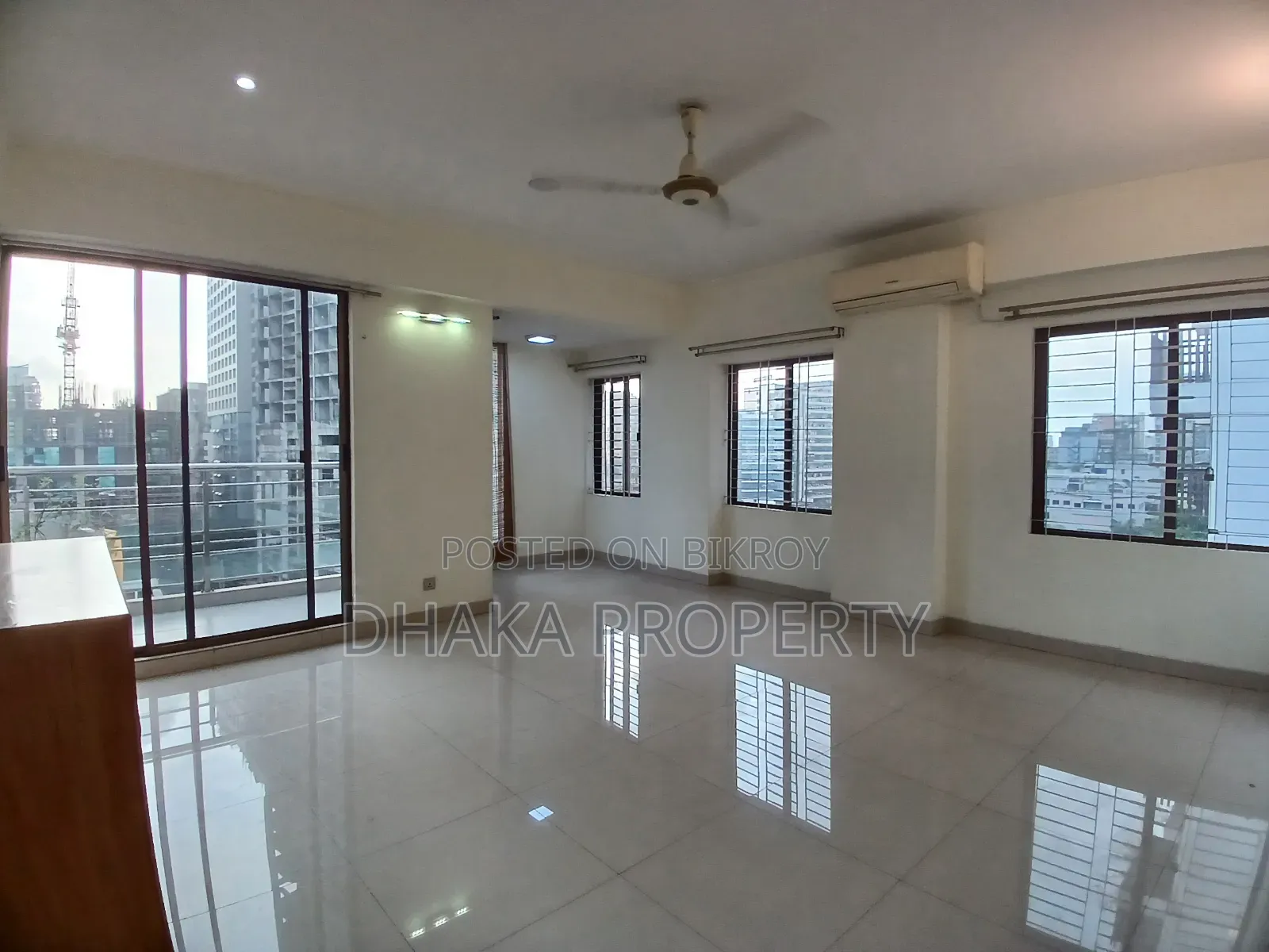 4-bedroom Apartment in Gulshan for Rent