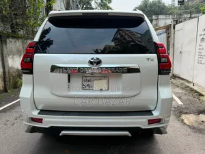 টয়োটা ল্যান্ড ক্রুজার প্রাডো ২.৭ ২০২১ পার্ল
