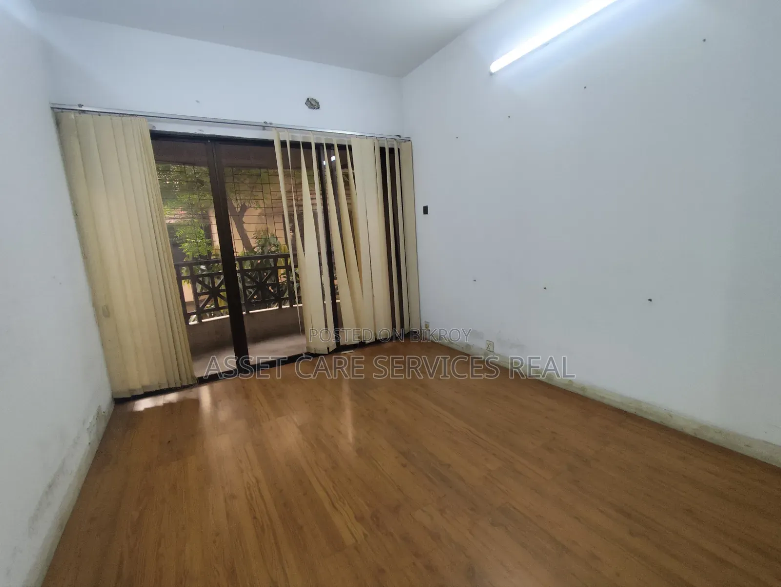 2100-SQFT Office Space Rent Baridhara Diplomatic Zone