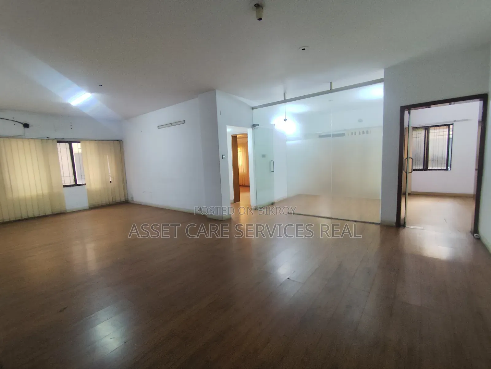 2100-SQFT Office Space Rent Baridhara Diplomatic Zone