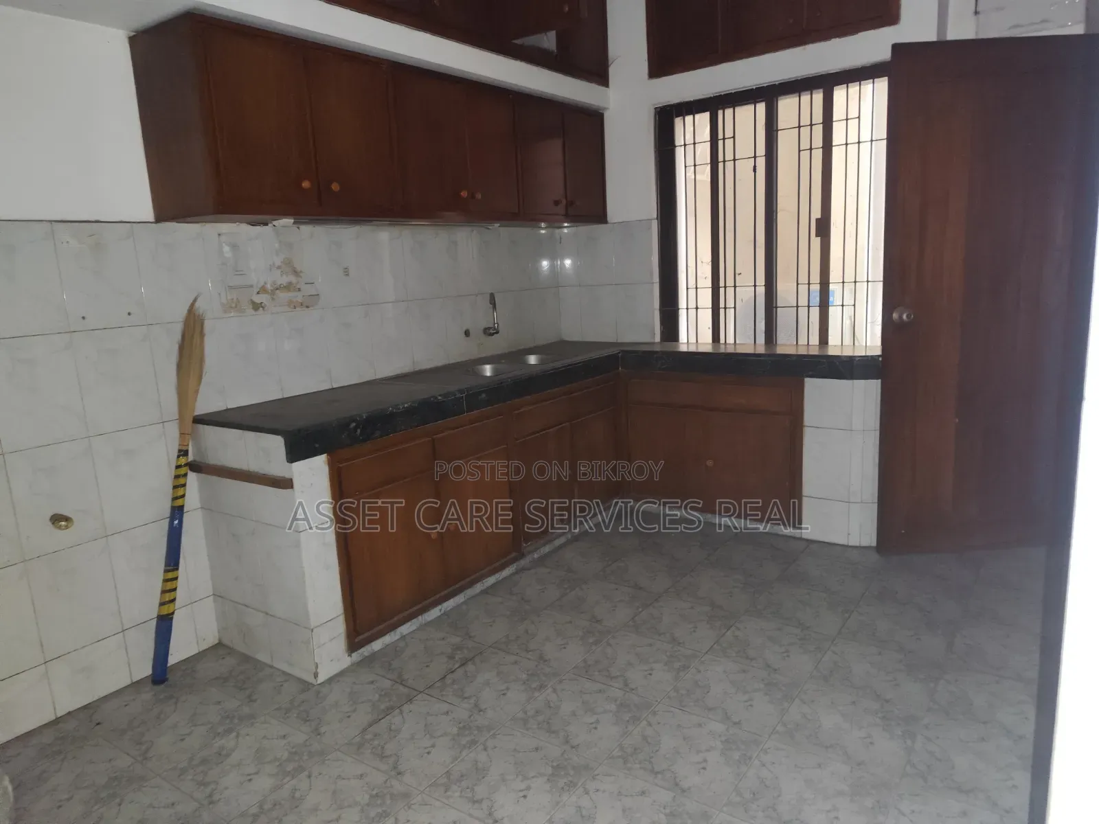 2100-SQFT Office Space Rent Baridhara Diplomatic Zone