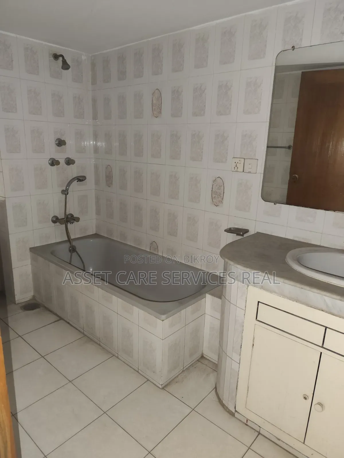2100-SQFT Office Space Rent Baridhara Diplomatic Zone