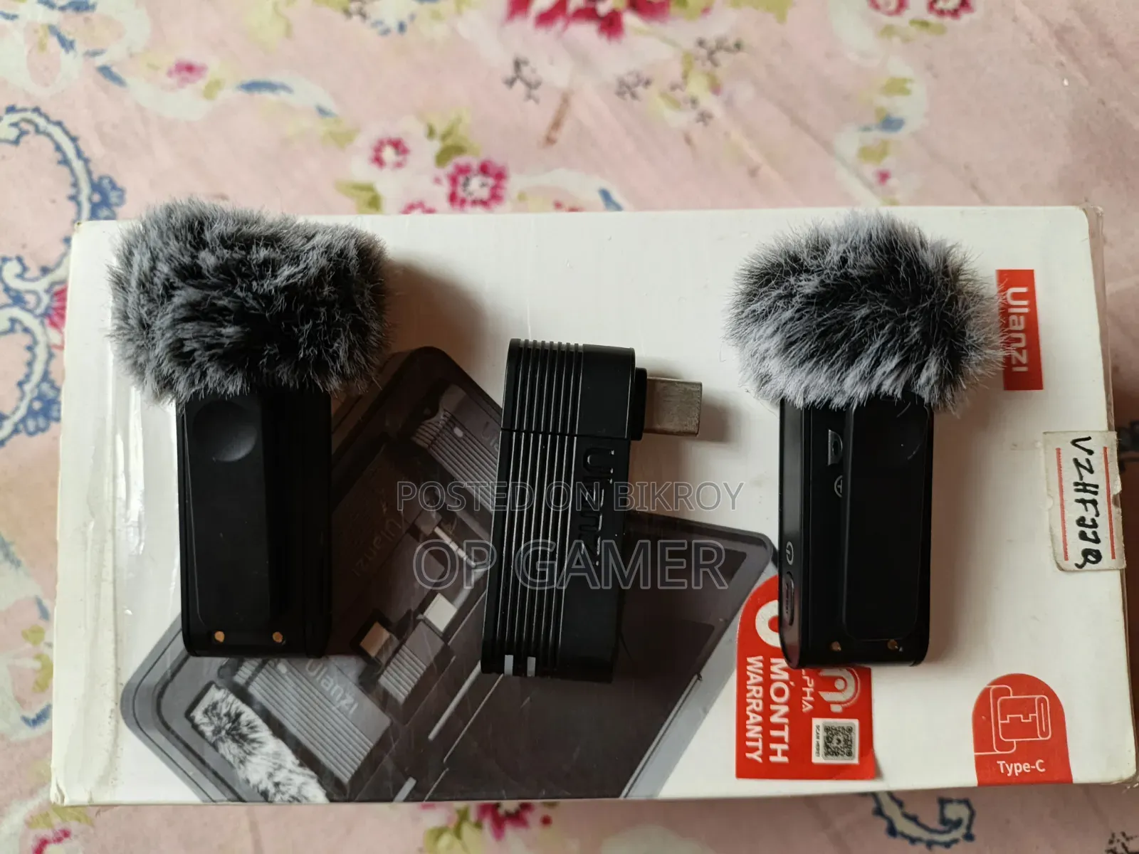 Ulanzi A100 Wireless Lavalier Microphone (Type-C) - Like New