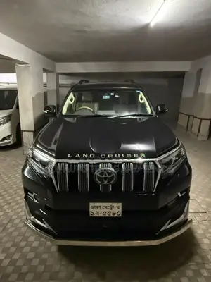 ভাড়ার জন্য প্রাডো