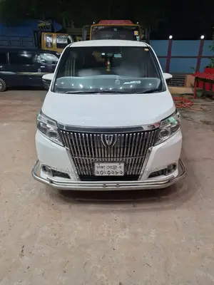 ভাড়ার জন্য এস্কোয়ার নোয়াহ