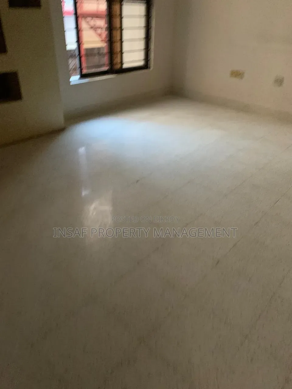 গুলশানে ২৪০০ বর্গফুটের অফিস স্পেস ভাড়া, চমৎকার দৃশ্য