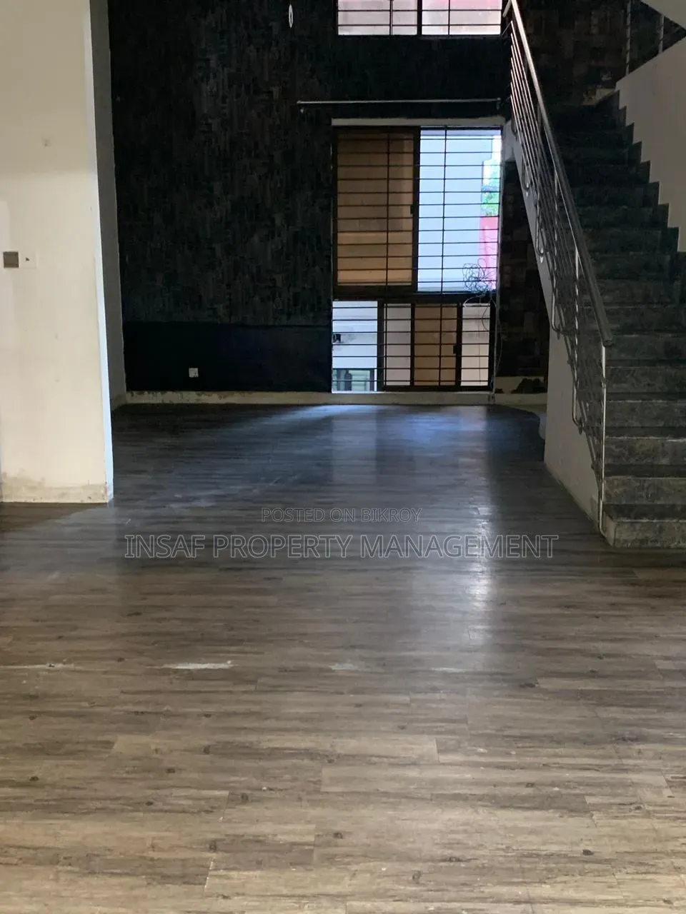 গুলশানে ২৪০০ বর্গফুটের অফিস স্পেস ভাড়া, চমৎকার দৃশ্য