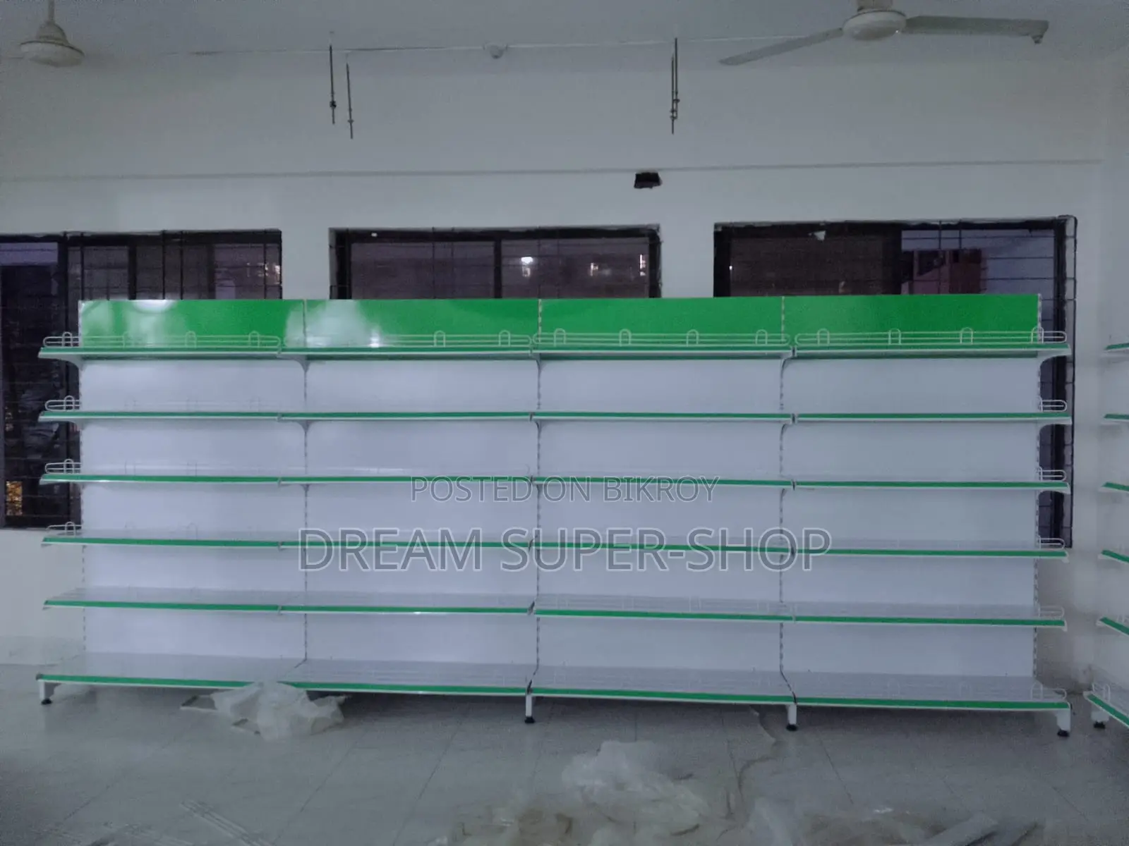 প্রিমিয়াম ওয়াল গন্ডোলা – লাক্সারি রিটেইল ডিসপ্লে র‍্যাক