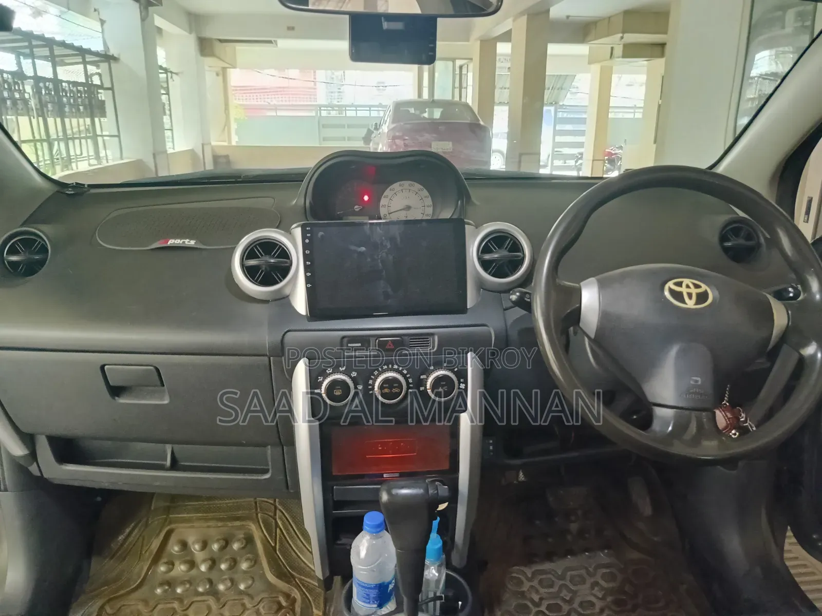 টয়োটা আইএসটি ২০০৪ ধূসর