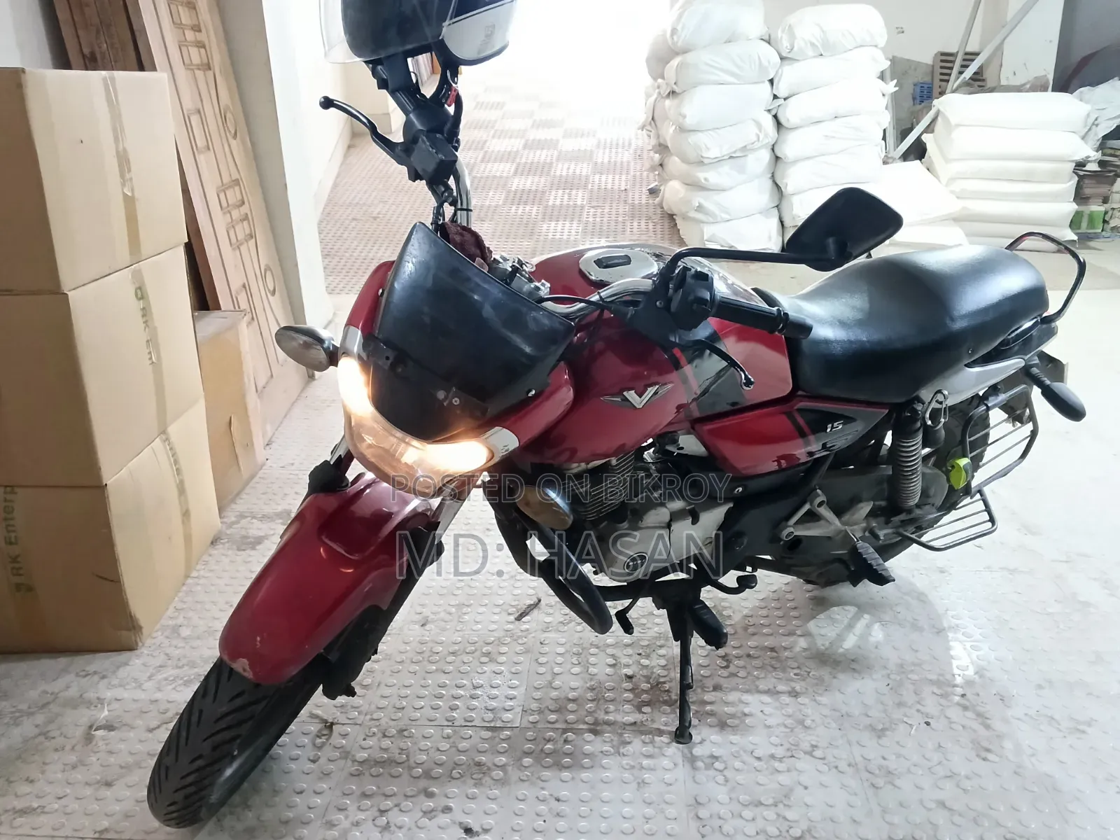 Bajaj V15 2018 Red