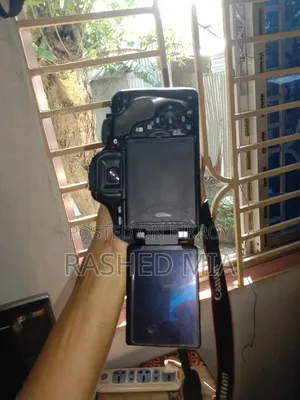 Canon 600D With Zoom Lens 75-300