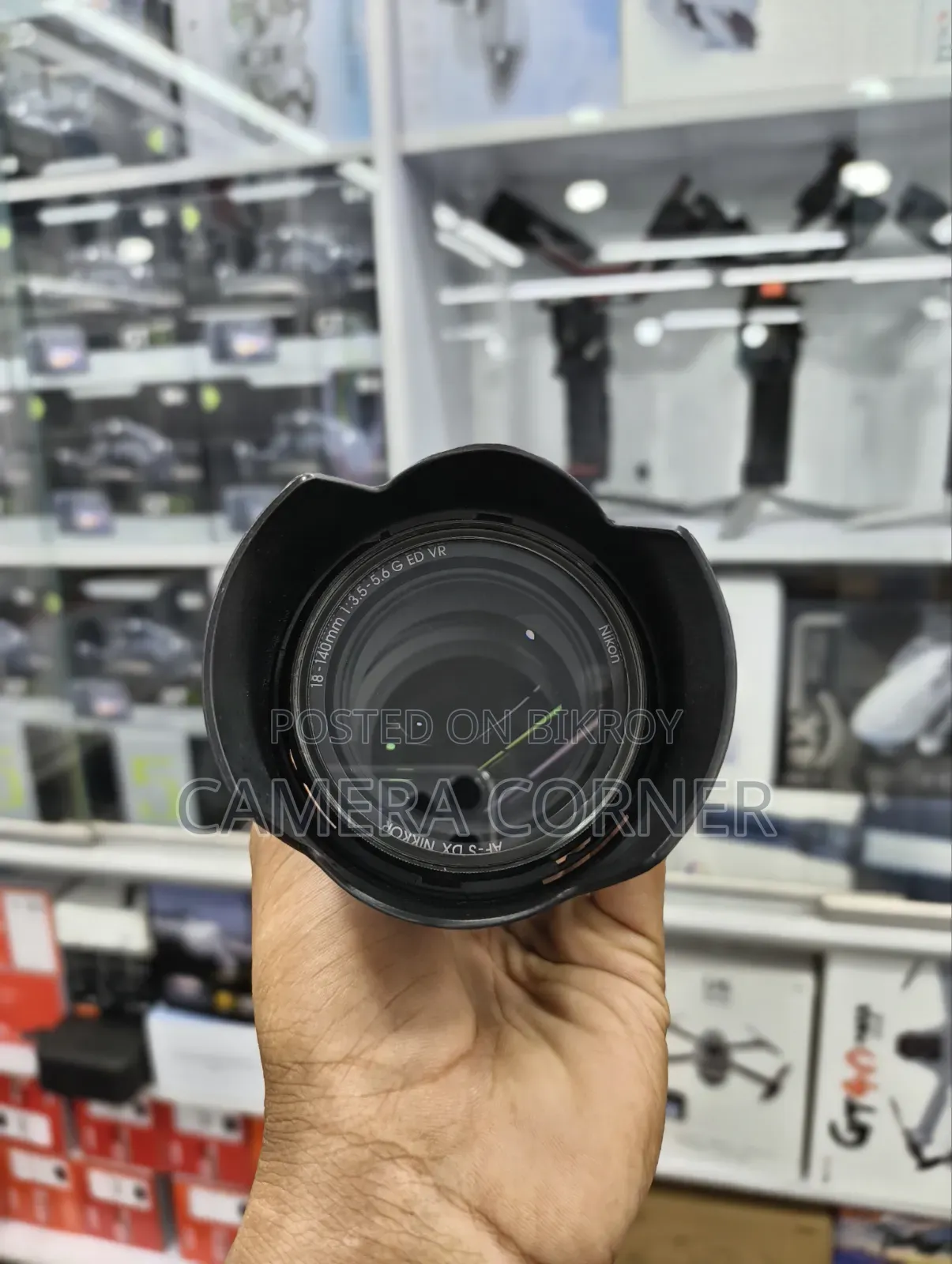 Nikon 18-140mm Lens